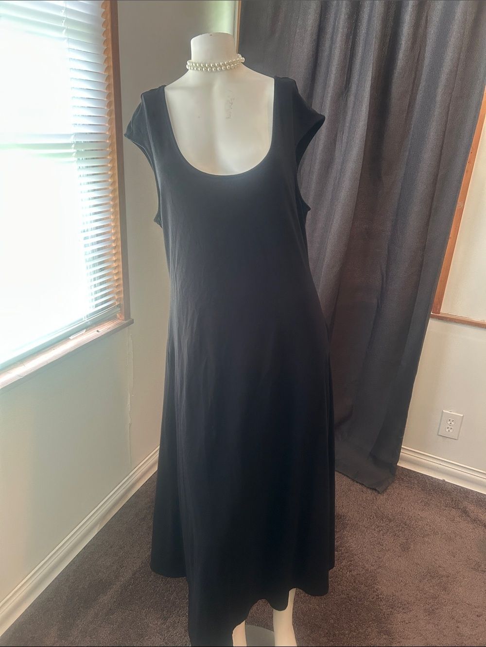 Old Navy Classic Black Scoop Neck sleeveless Women's Dress